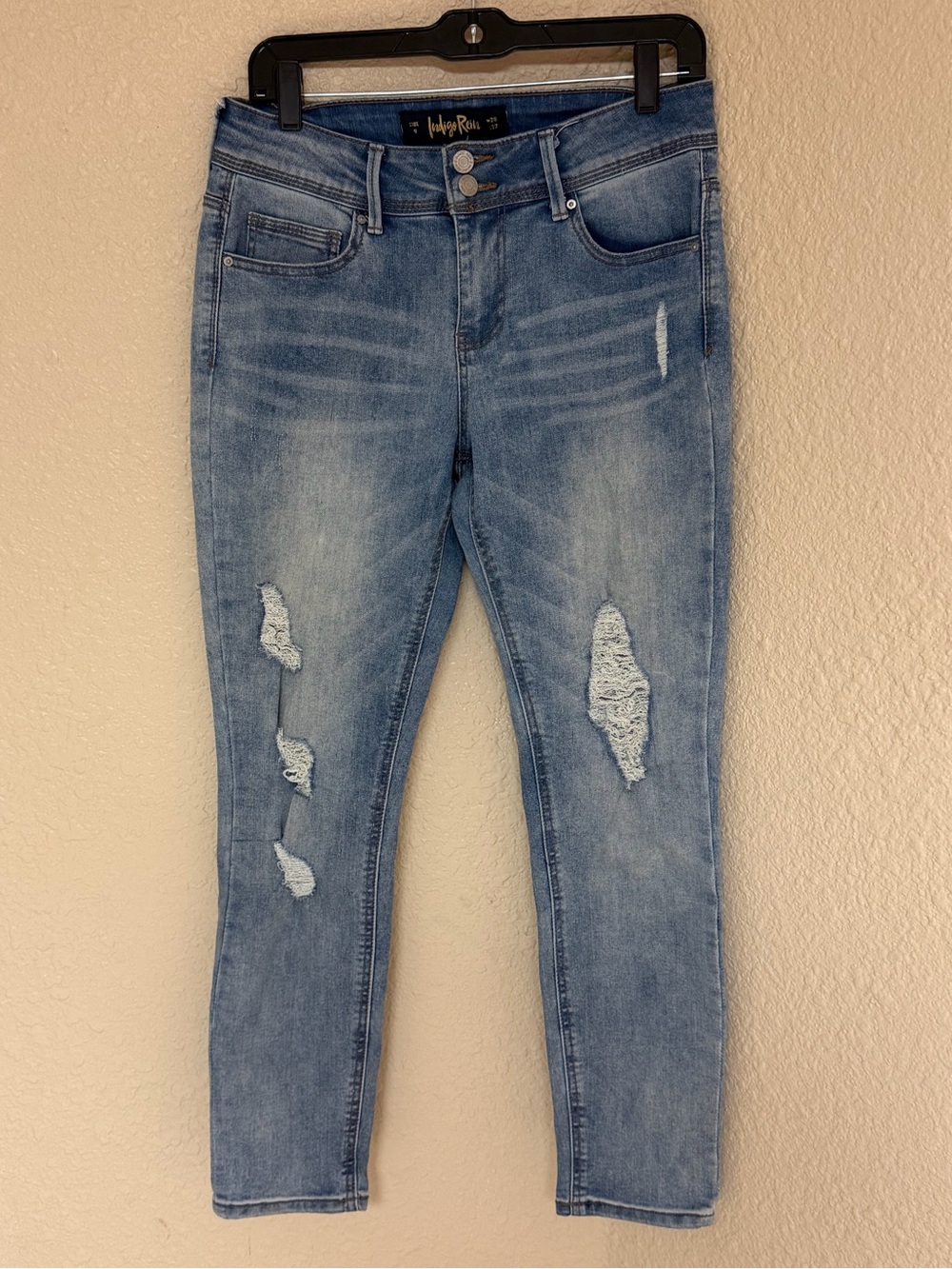 4/$20 Indigo Rein Light Blue Distressed Women’s Jeans